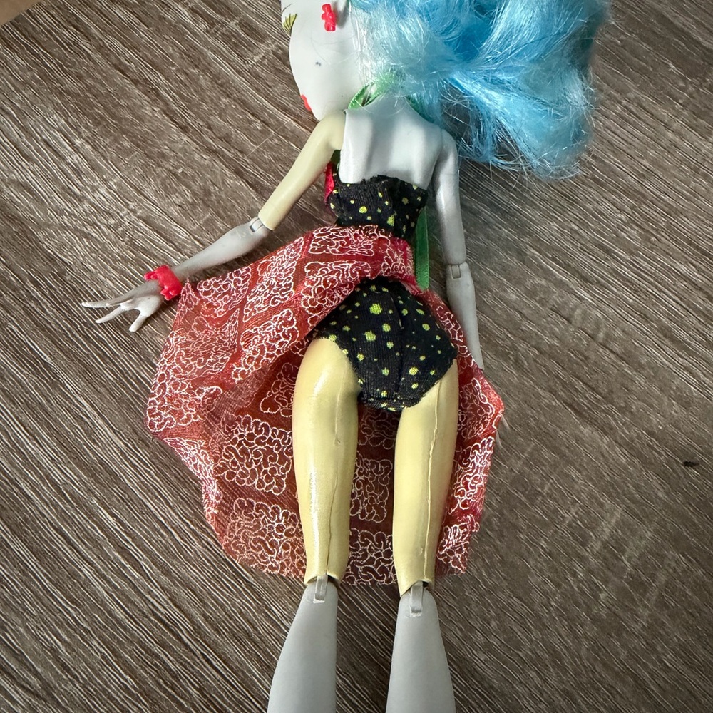 Monster High skulls shore ghoulia yelps - Picture 4 of 4